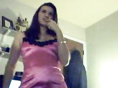 Girl masturbates infront a cam