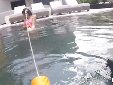 Cleaning latina give a blowjob by the pool