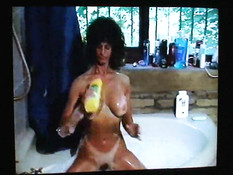 80's MILF Gets Dirty In Bathtub