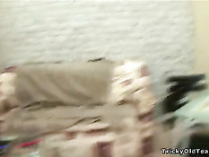 Папа отодрал собственную дочку