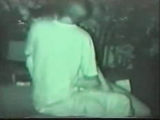 Азиатская пара ебётся в темноте парка