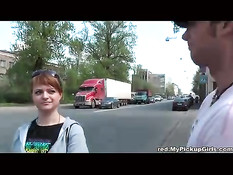 Рыжую шалаву сняли на улице и оттрахали на берегу