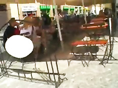 Парни сняли двух девочек и в гостинице занялись с ними сексом