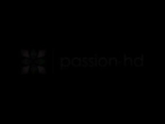 Романтичная женщина занимается любовью с новым воздыхателем