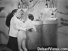 Античное порно 1930 года - \"Секс миссия втроём в нудистском баре\"