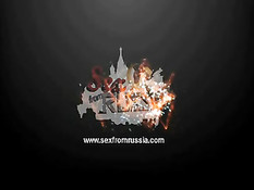Молоденькая брюнеточка истосковалась в ожидании хорошего траха