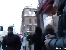 Мужик встретил на улице брюнетку согласившуюся сняться в порно
