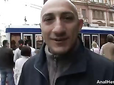 Девушка Ангелина порадовала иностранца русским анальным сексом