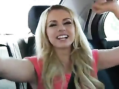 Красивая блондинка Lexi Belle любит порно съёмки анального траха