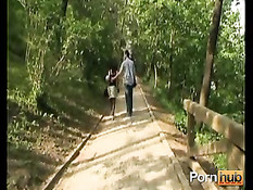 Брюнетка гуляет по городу без трусиков и ебётся в людных местах