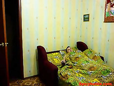 Частное порно видео в котором жена домогается уставшего мужика