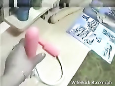Дамы из ретро порно клипа ебутся с мужиком используя секс игрушки