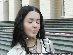 Иностранный турист снял русскую девчонку и развёл на минет и секс
