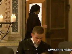 Элитные проститутки обслуживают группу высокопоставленных военных