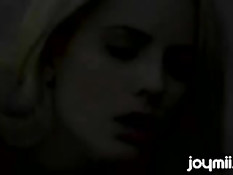 Красивые блондинки Sara и Tasha занимаются любовью после ванны