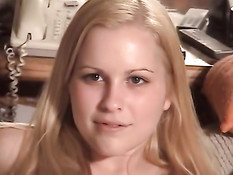 Блондинка Meghan Edison снимается в любительском порно с толстым