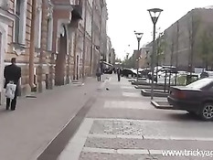 Русская девушка с маленькими сиськами захотела сниматься в порно
