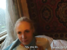 Пацан с видеокамерой познакомился с Машей и снял с ней порно клип