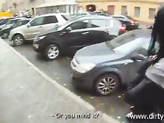 Питерская девка с собачкой Кристина снимается в любительском порно