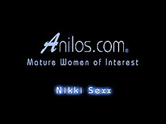 Старая сисястая блондинка Nikki Sexx оттрахана в разных позициях
