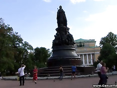 Питерская девчонка согласилась пойти с туристом и заняться сексом