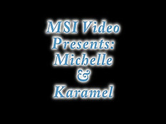 Девушки Michelle и Karamel по очереди вылизывают друг другу ноги