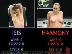 Harmony Rose и Isis Love занимаются сексуальной борьбой на ринге