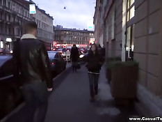 Приезжий парень знакомится с питерской девкой и занимается сексом