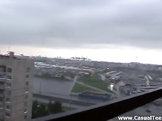 Он встретил на балконе новую соседку и отодрал у себя в квартире