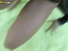 Турист снял на улице симпатичную брюнетку и развёл на секс и минет