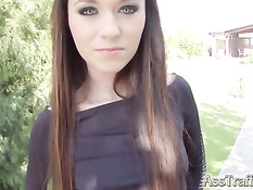 Молодую красавицу в стрингах Misha Cross оттрахали раком в анал