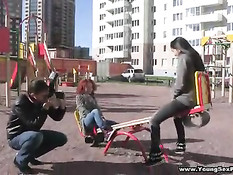Рыжая русская девчонка и её узкоглазая подруга ебутся с парнями