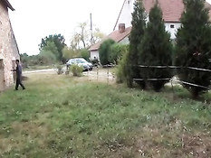 Французской даме с татуировками всунули хуй в анальное отверстие
