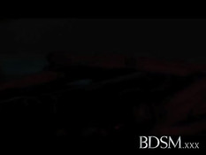 БДСМ и жёсткий секс с вибратором молодой брюнетки с татуировками