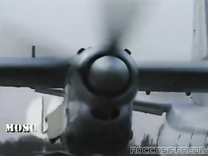 Военные взяли в плен брюнеточку и жёстко оттрахали во все дыры