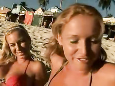 Горячие девушки Kathia Nobili и Tara White ебутся на свежем воздухе