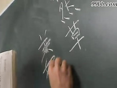 Японская студентка связана и оттрахана развратным преподавателем