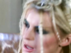 Sandra Russo blows