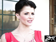 Порно видео со зрелой брюнеткой с короткой стрижкой Joslyn James