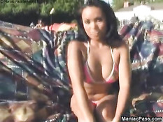 Сладкая азиаточка Mya Luanna занимается с парнем сексом в гамаке