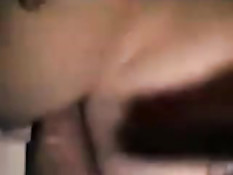 Муж загоняет член в разработанную жопу жене с маленькой грудью