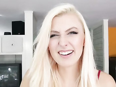 Минет и ебля с милой блондинкой с маленькой грудью Alexa Grace