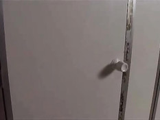 Молодая русская блондинка отсасывает члены просунутые в дырки