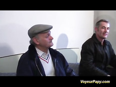 Юная французская блондинка ебётся с двумя пожилыми мужчинами