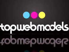 Блондинка Olivia Parrish раздевается и делает минет стоя на коленях