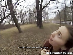 Парень в подъезде многоэтажки оттрахал молодую русскую девку