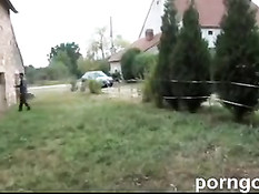 Развратная французская дама в чёрном белье трахается с мужчиной