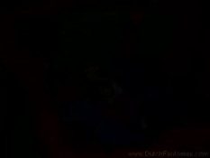 Очкастая голландская мамочка отсасывает и садится на член парня