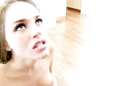Мужчина заливает спермой ротик сексуальной девчонки Tori Black