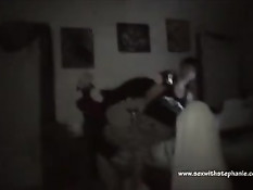Брюнеточка в очках показала стриптиз и высосала сперму из члена